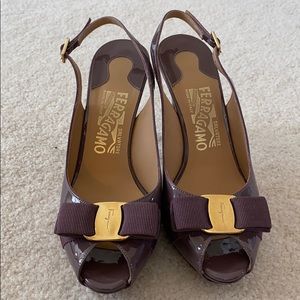 ferragamo tea peep toe patent leather slingbacks